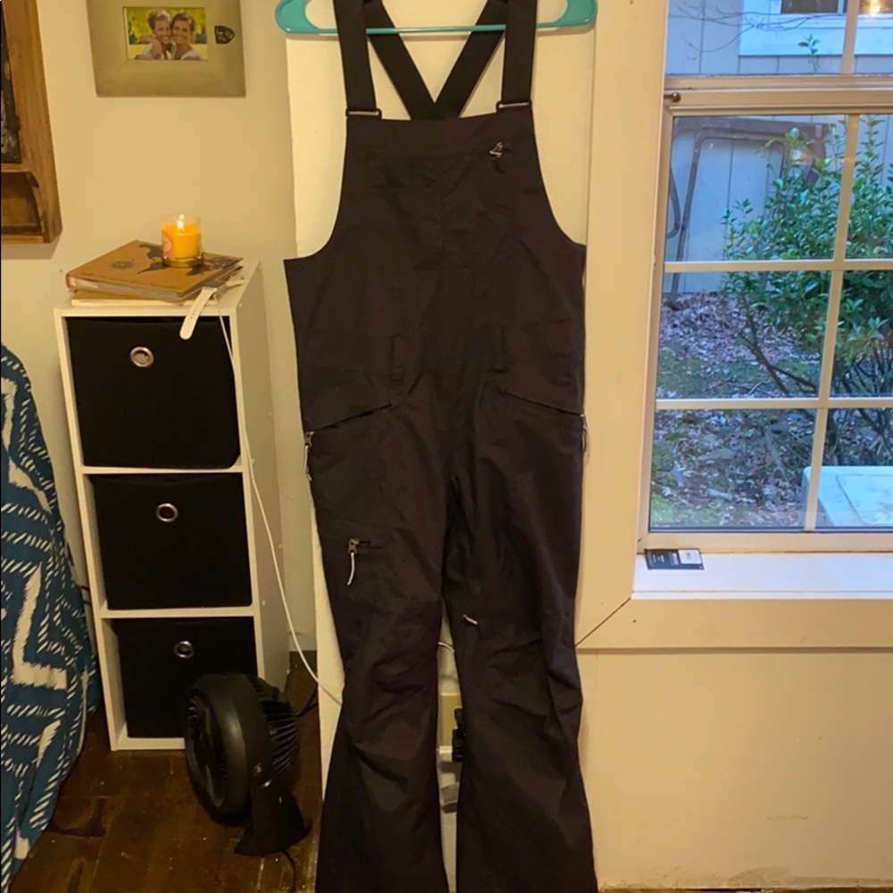 Women’s Medium North Face Snowpants